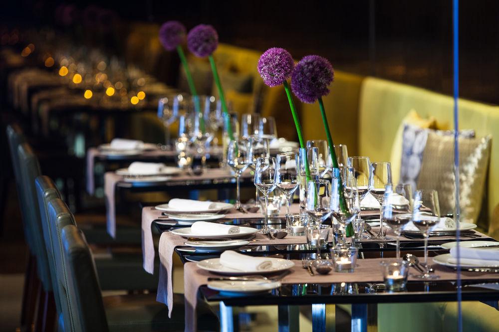 Renaissance Shanghai Zhongshan Park Hotel Bagian luar foto