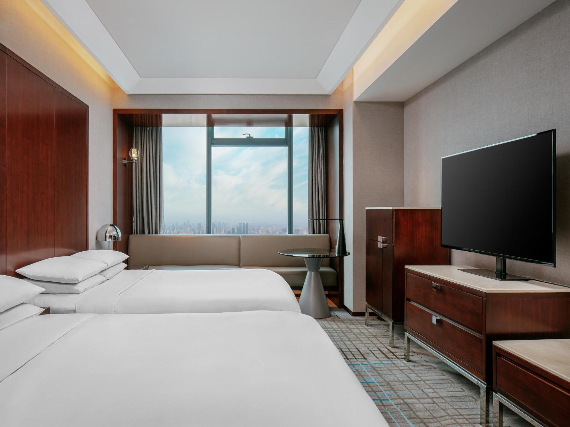 Renaissance Shanghai Zhongshan Park Hotel Bagian luar foto