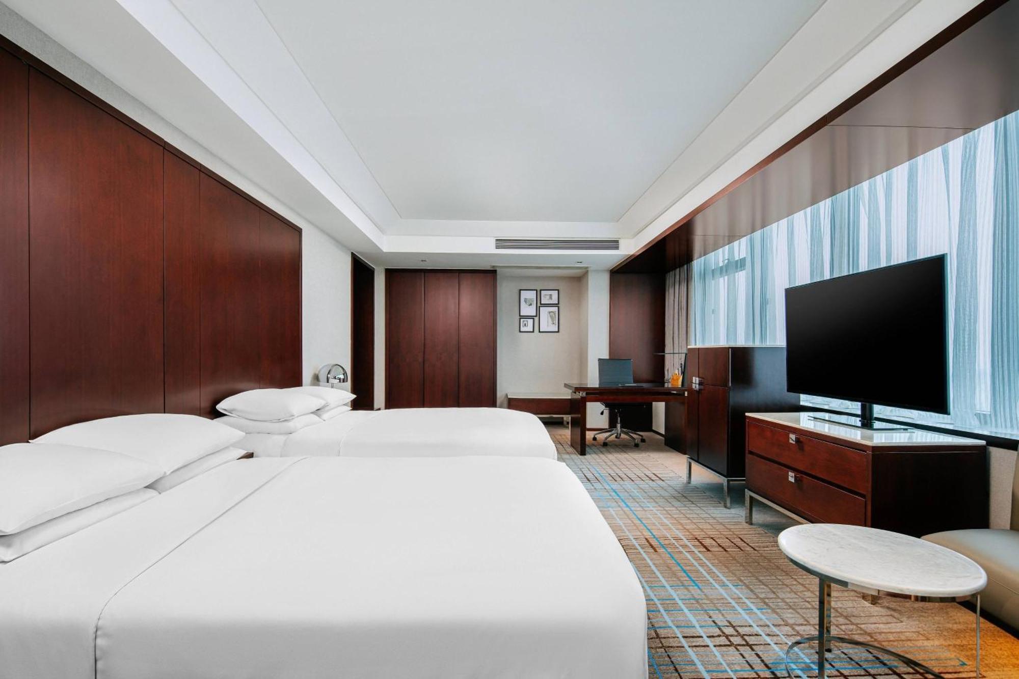 Renaissance Shanghai Zhongshan Park Hotel Bagian luar foto