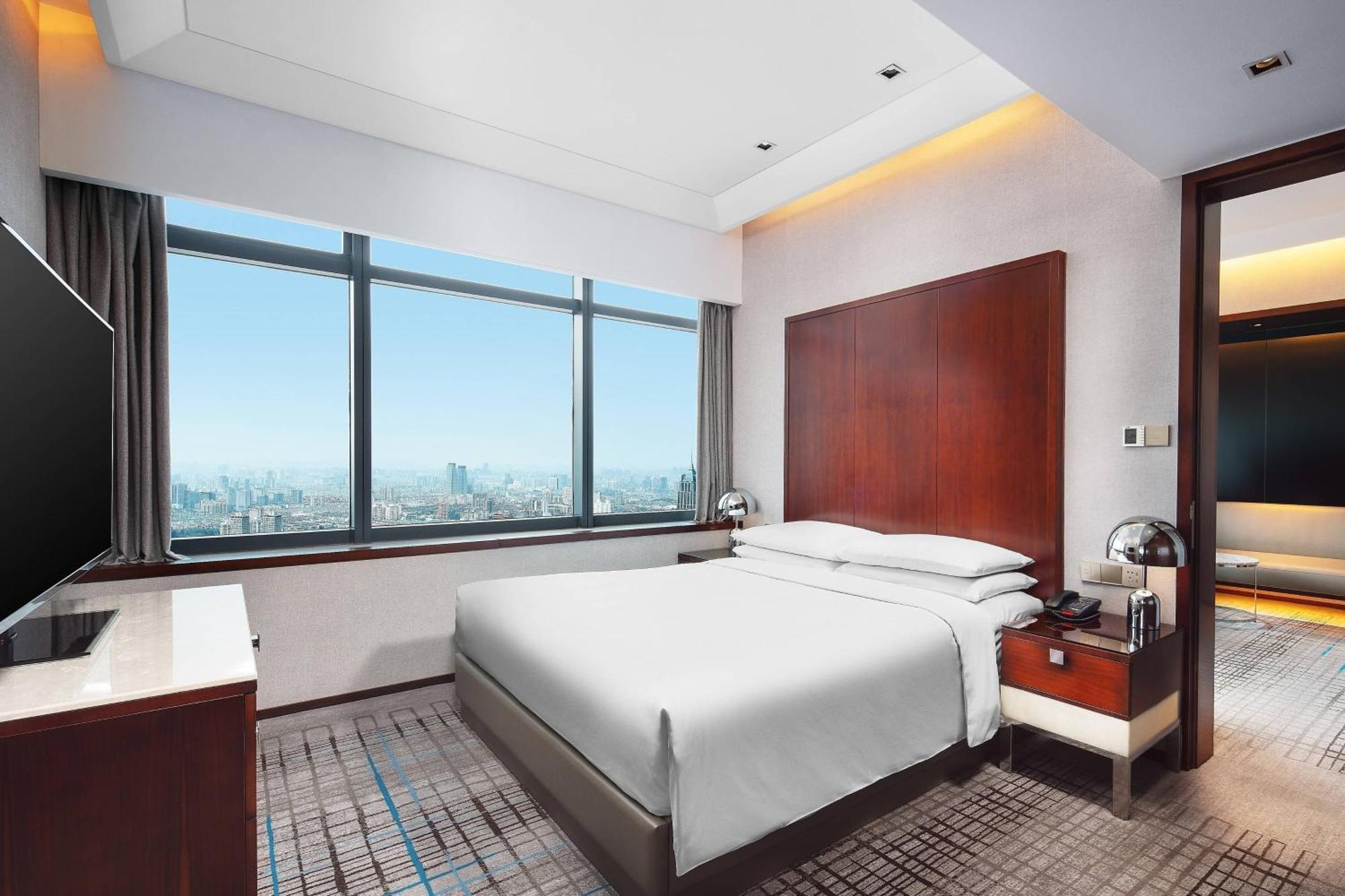Renaissance Shanghai Zhongshan Park Hotel Bagian luar foto