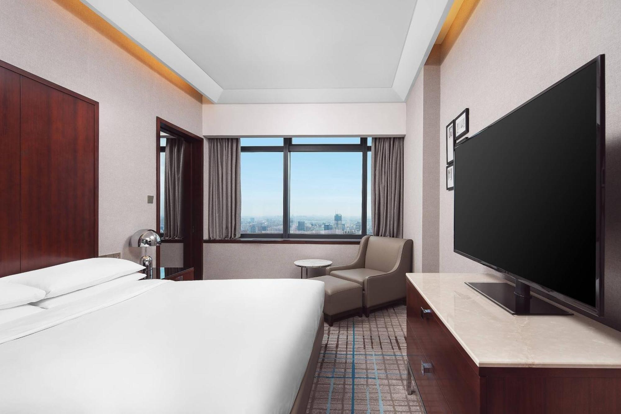 Renaissance Shanghai Zhongshan Park Hotel Bagian luar foto