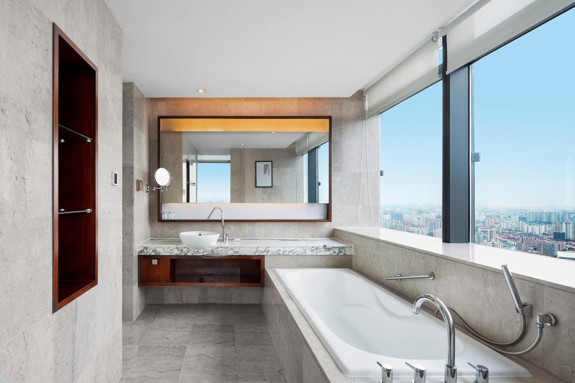 Renaissance Shanghai Zhongshan Park Hotel Bagian luar foto