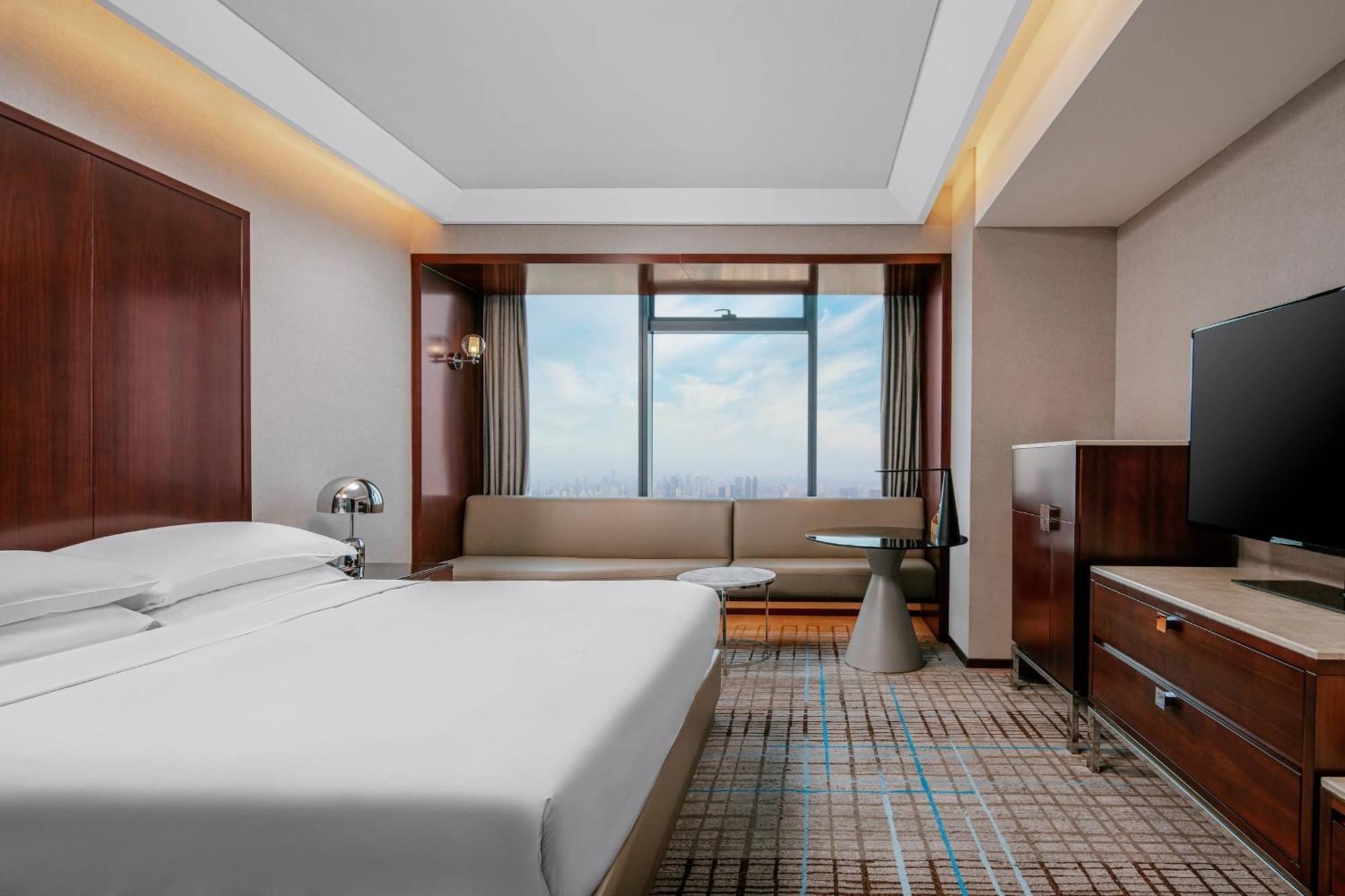Renaissance Shanghai Zhongshan Park Hotel Bagian luar foto