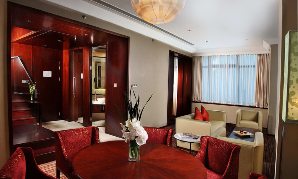 Renaissance Shanghai Zhongshan Park Hotel Bagian luar foto